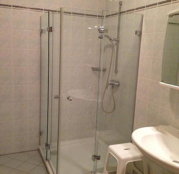 Номер Стандарт, Eisenbock S Strasser Hof