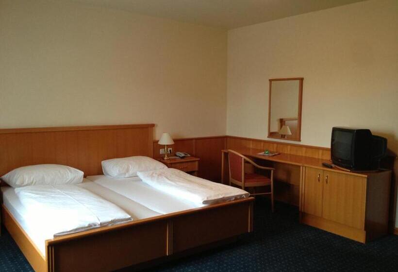 Номер Стандарт, Eisenbock S Strasser Hof