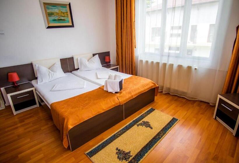 バルコニー付スイート, Turist