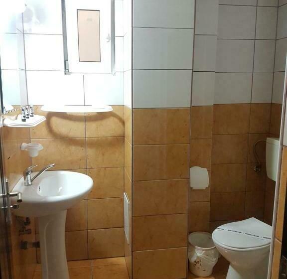 غرفة قياسية, Green House 1