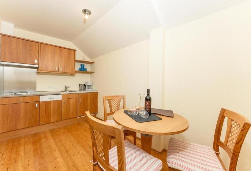 شقة غرفة واحدة, Ramsauhof