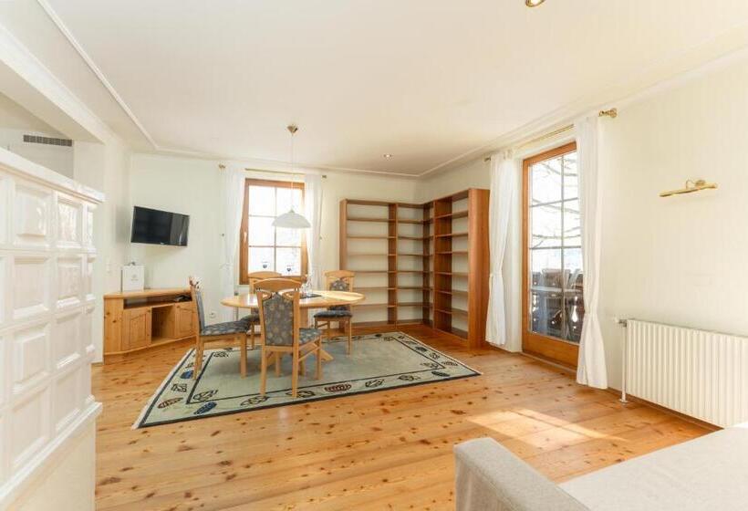 شقة غرفة واحدة, Ramsauhof