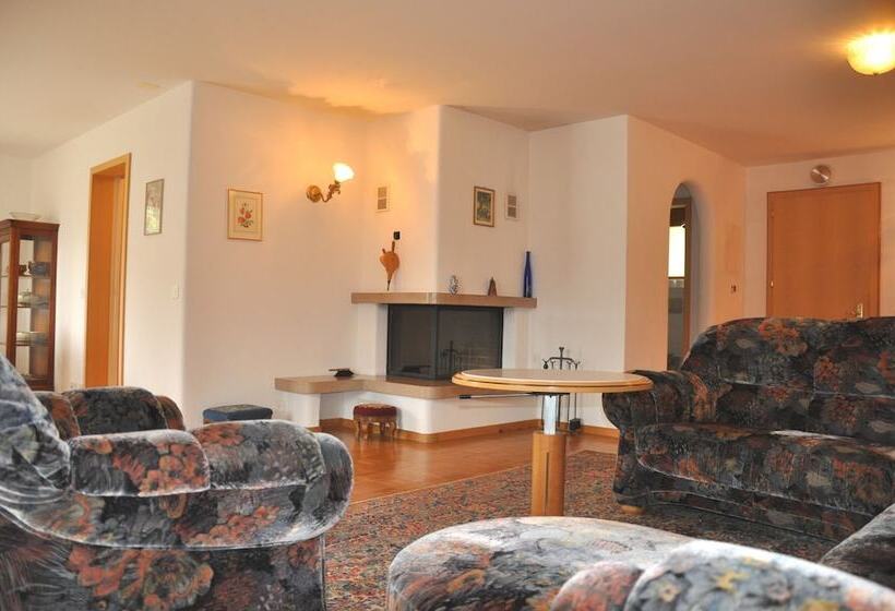 דירת שלושה חדרים, Chalet Miravalle