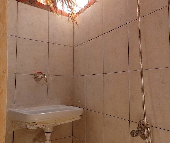 بانگلوی لوکس, Bedouin Star