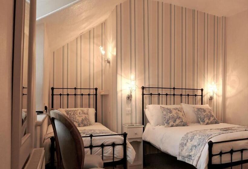 غرفة عائلية, 2 Cambridge Villas