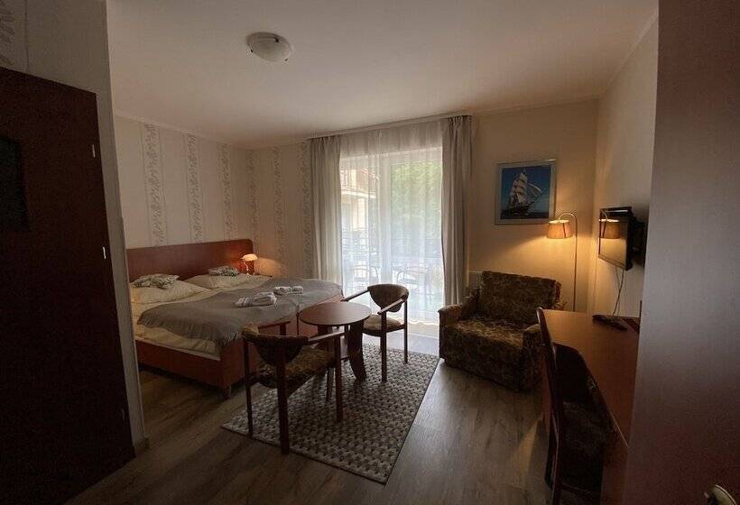 חדר קלאב, Willa Kliper