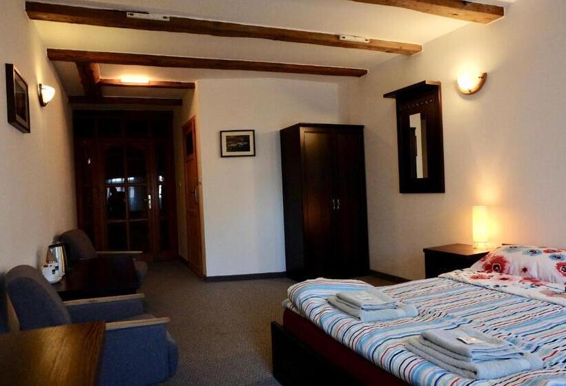 Quarto Estandar, Academus Pub & Guest House