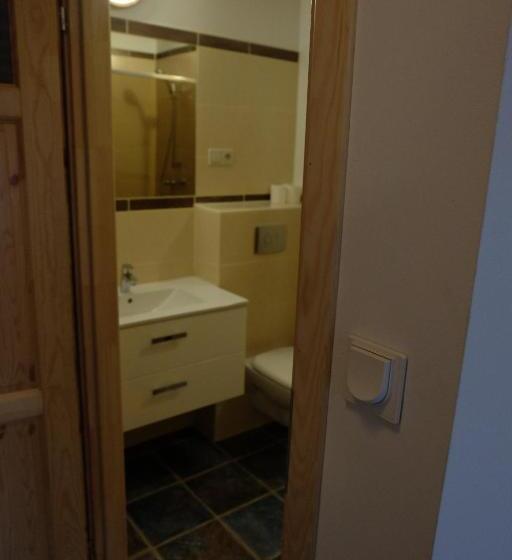 Quarto standard, Academus Pub & Guest House