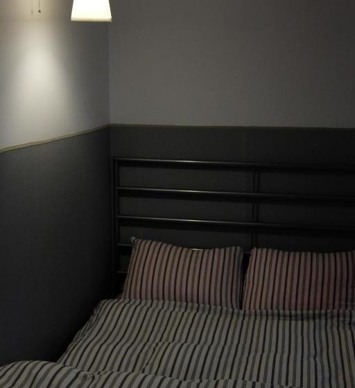 Quarto Estandar, Academus Pub & Guest House