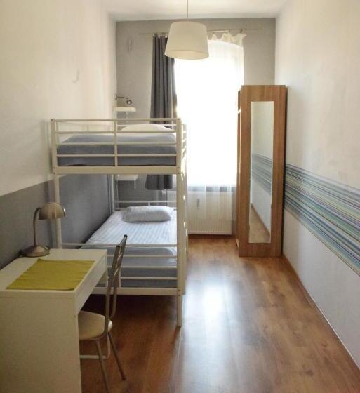 带共用浴室的标准房间, Blooms Boutique Hostel