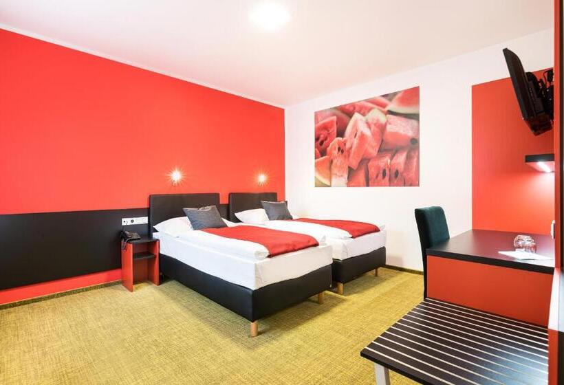 غرفة قياسية بلس, Atlantis