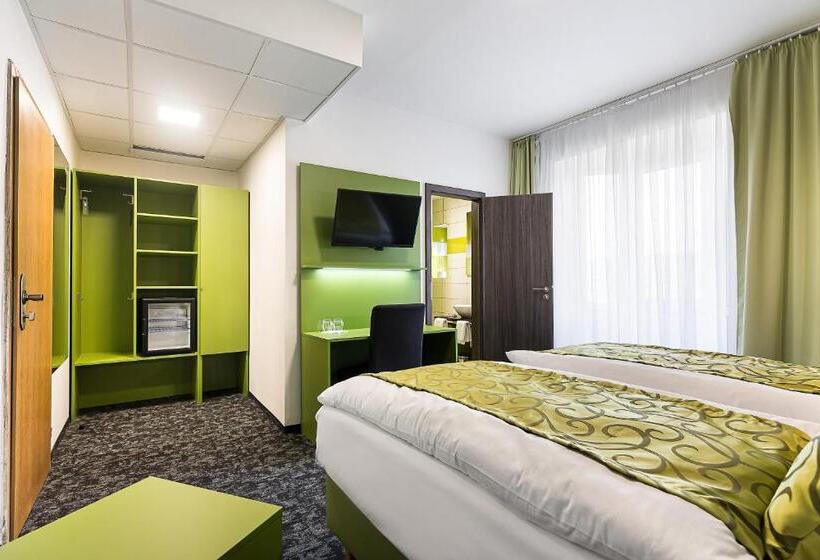 غرفة قياسية بلس, Atlantis