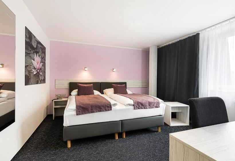 غرفة قياسية بلس, Atlantis