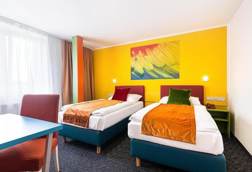 غرفة قياسية بلس, Atlantis