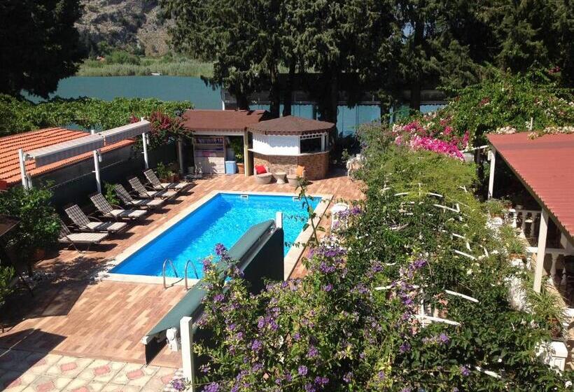 园景标准四人间, Berg