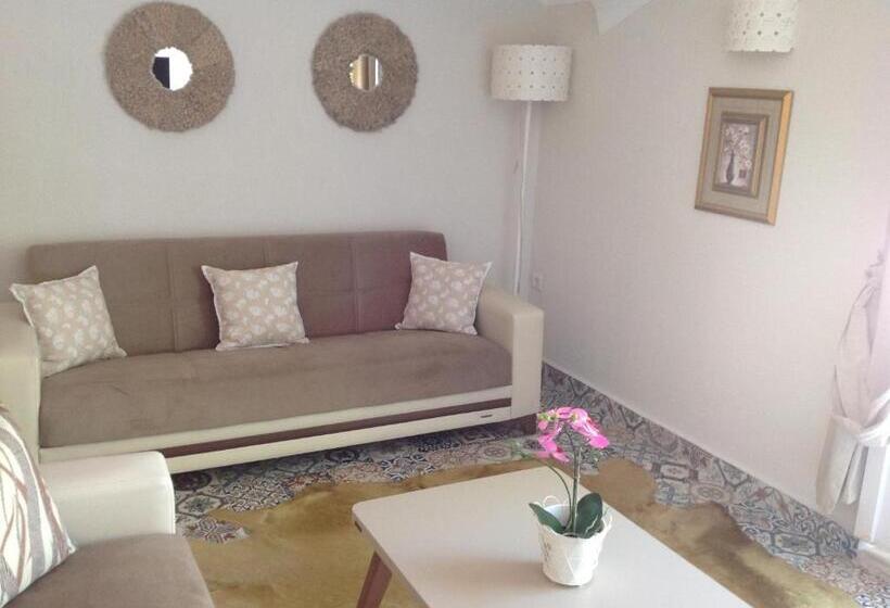 园景标准四人间, Berg