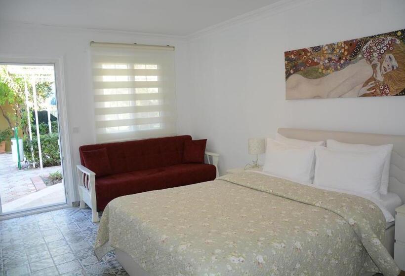 标准间带游泳池, Berg