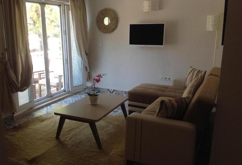 园景标准四人间, Berg