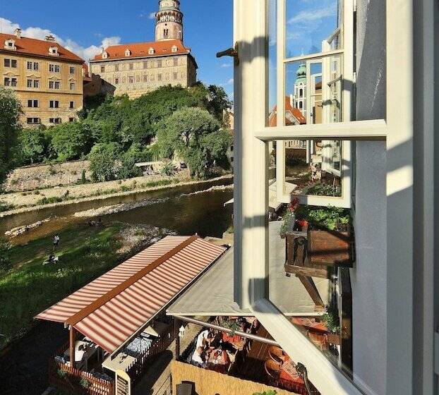 غرفة ديلوكس ذات إطلالة, Edward Kelly