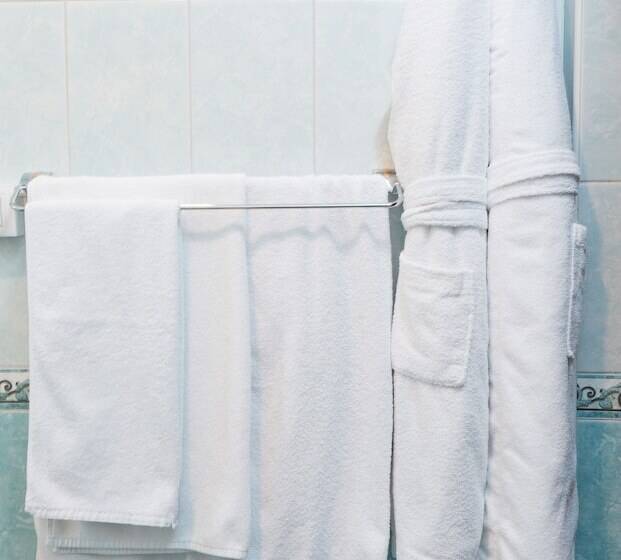 غرفة قياسية, Empire Park