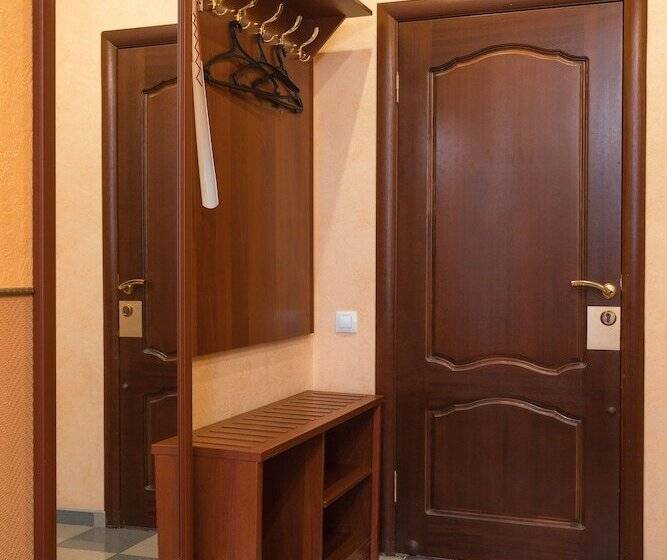 غرفة قياسية, Empire Park