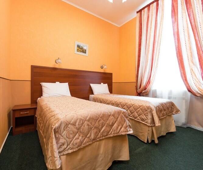 غرفة قياسية, Empire Park