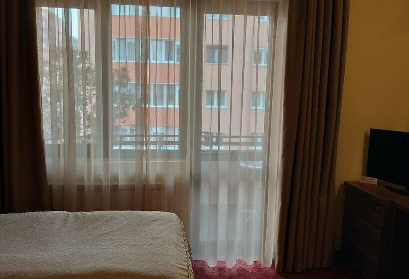 اتاق اکونومی, Gema