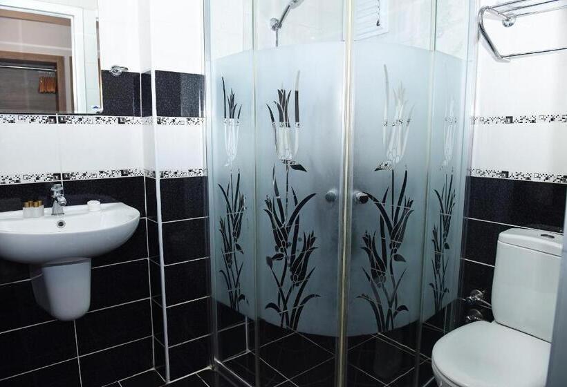 اتاق خانوادگی, Grand Umit