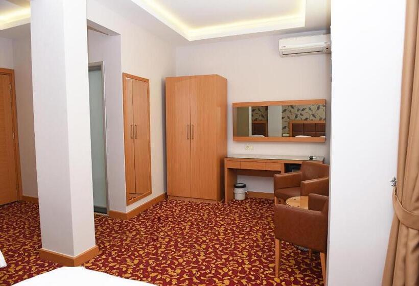 デラックスの４人部屋, Grand Umit