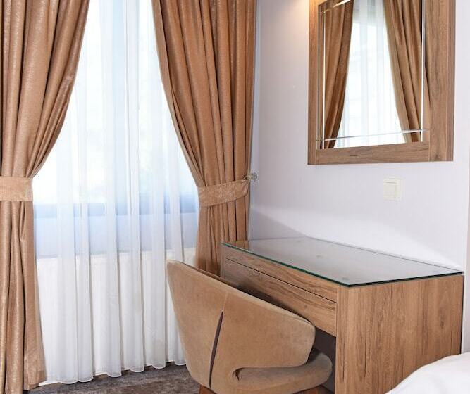 اتاق خانوادگی, Grand Umit