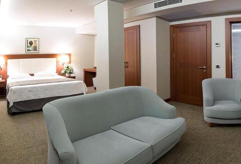 سوئیت با چشمانداز, Innpera