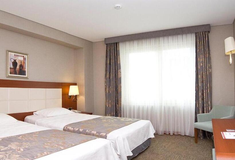 سوئیت با چشمانداز, Innpera