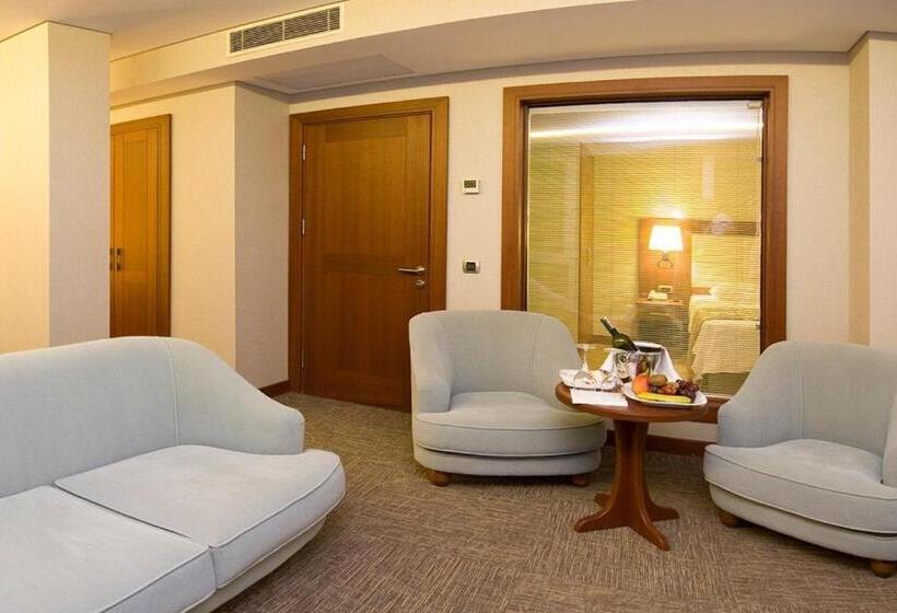 سوئیت با چشمانداز, Innpera