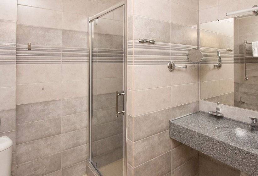 غرفة قياسية ثلاثية, K Vizit