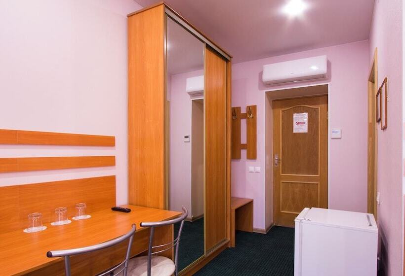 غرفة قياسية ثلاثية, K Vizit