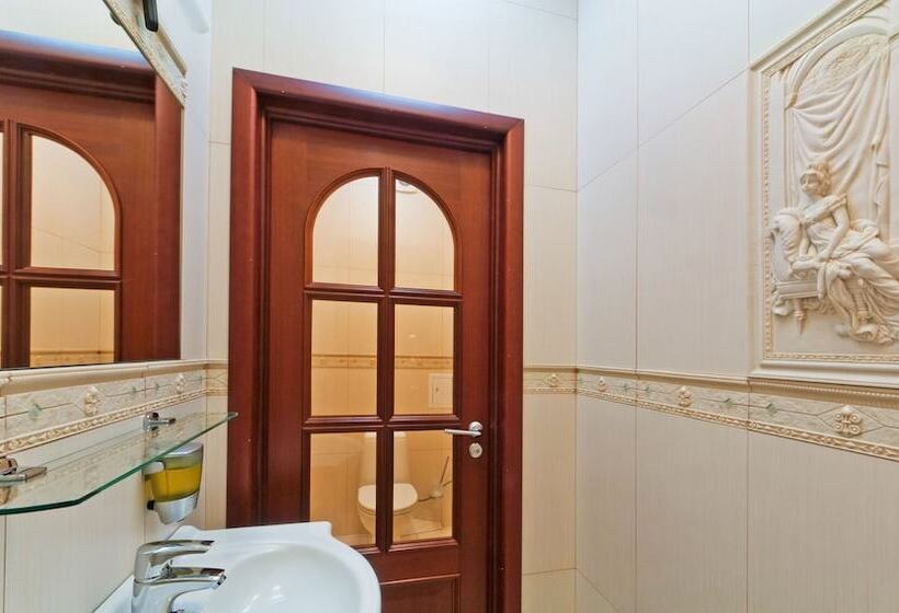 غرفة دور أخير, K Vizit