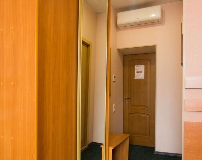 غرفة قياسية فردية, K Vizit