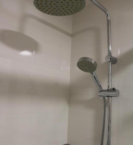 غرفة قياسية ثلاثية, Marina