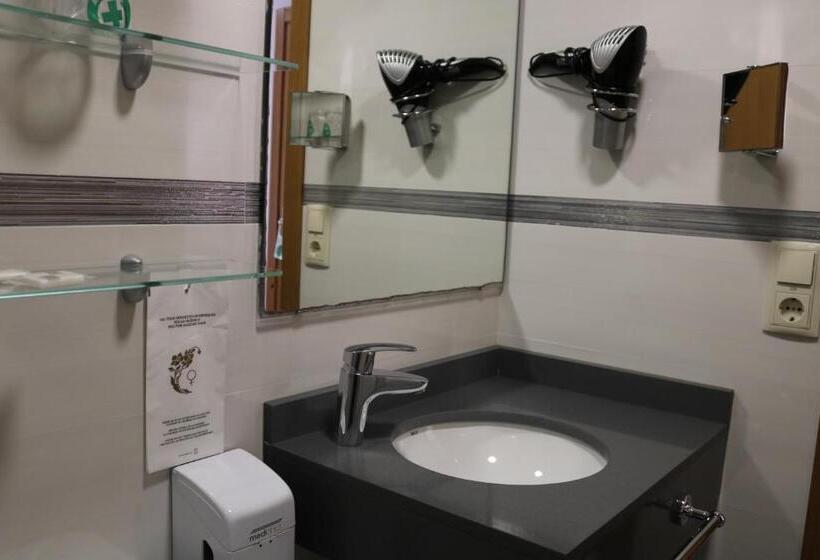 غرفة قياسية, Marina