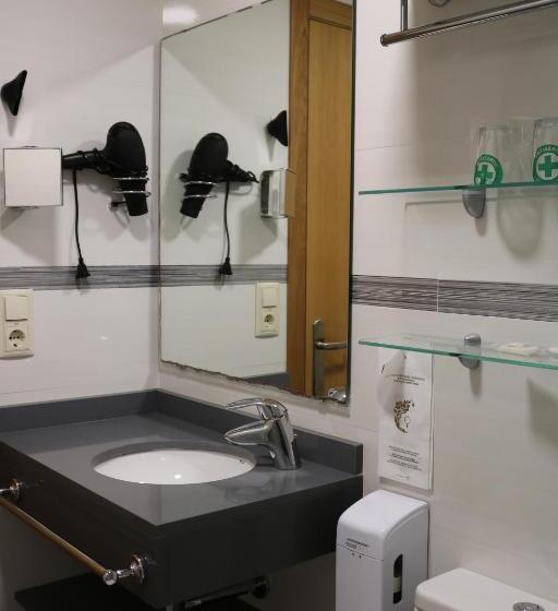 غرفة قياسية, Marina