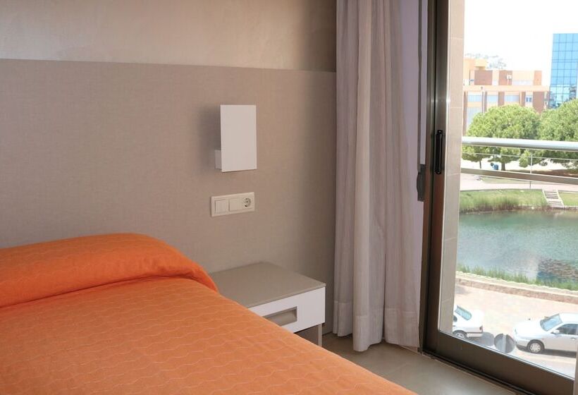 غرفة قياسية, Marina