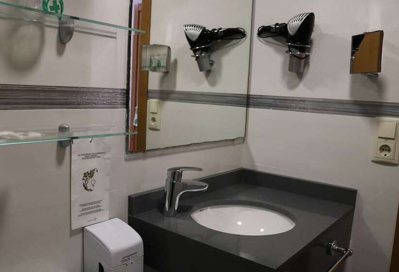 غرفة قياسية, Marina