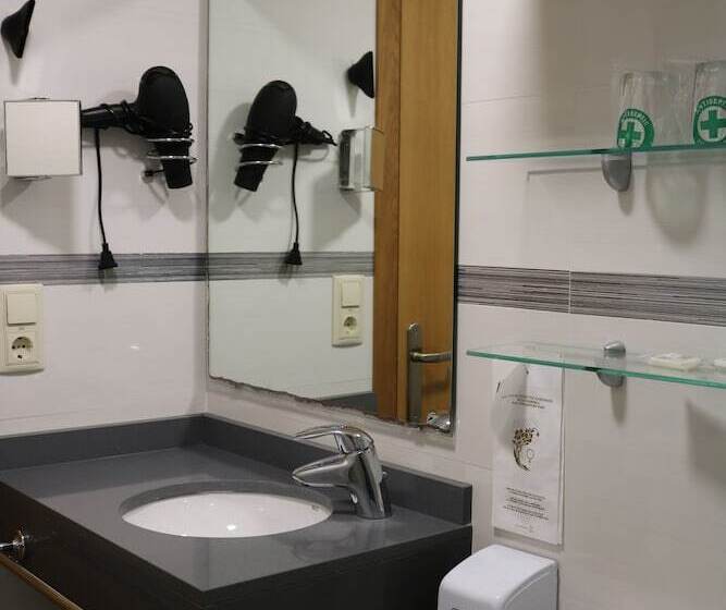 غرفة قياسية, Marina