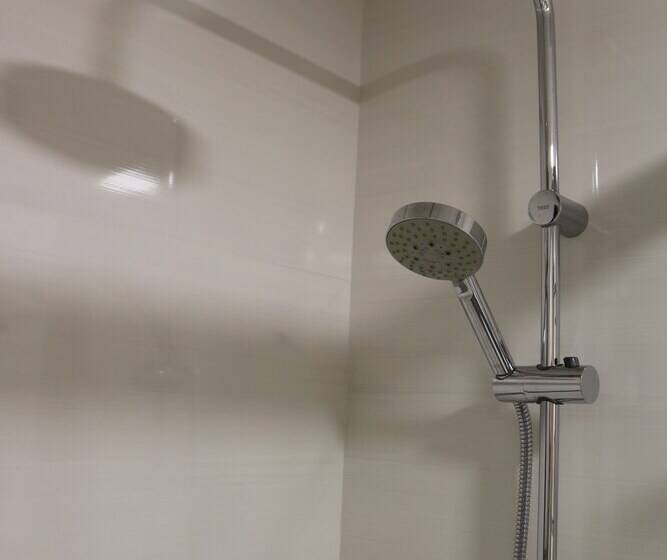 غرفة قياسية, Marina