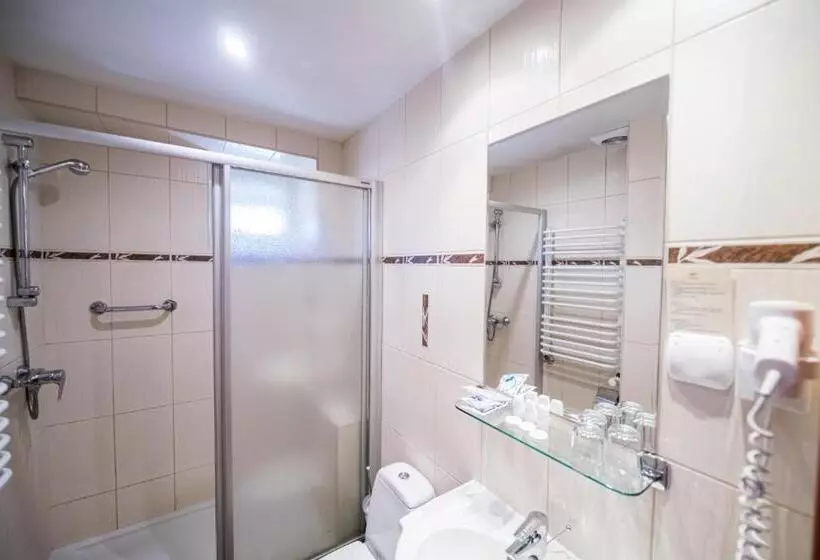 استودیو استاندارد با چشم‌انداز, Nowa   Ski Spa