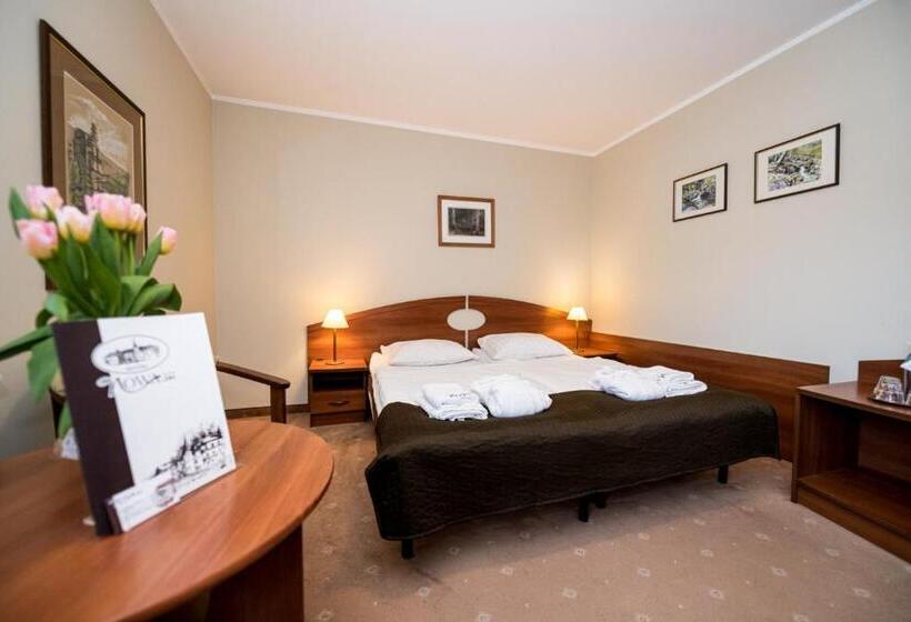 スタンダードスタジオ, Nowa Ski Spa