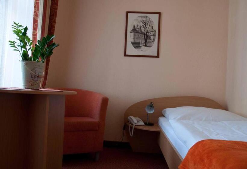 标准单人间, Paradies