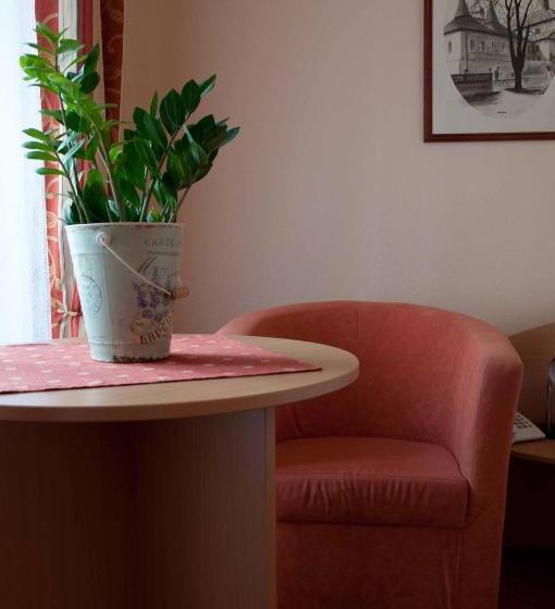 标准单人间, Paradies