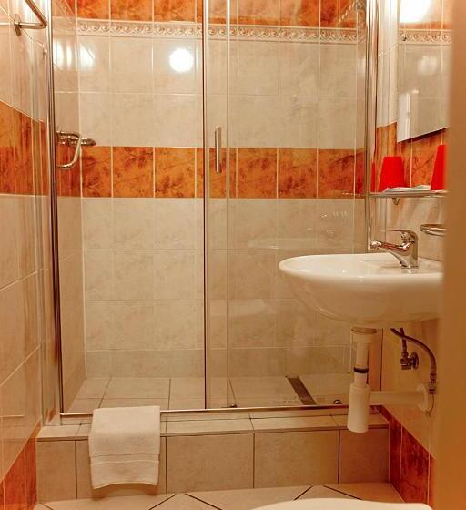 标准单人间, Paradies