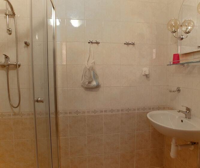 豪华两卧室公寓, Paradies